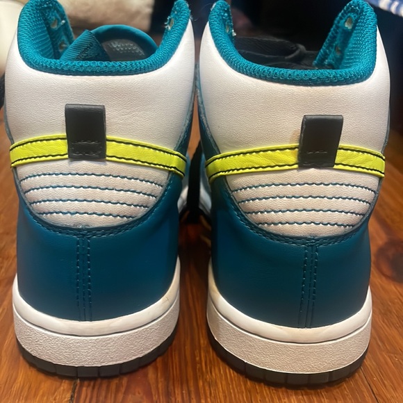 Kids Dunks - Picture 3 of 4